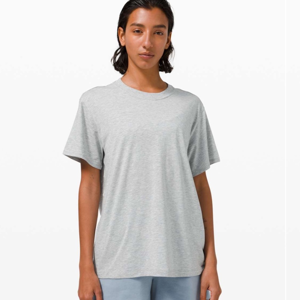 Lululemon Athletica Gray Short Sleeve Tee
